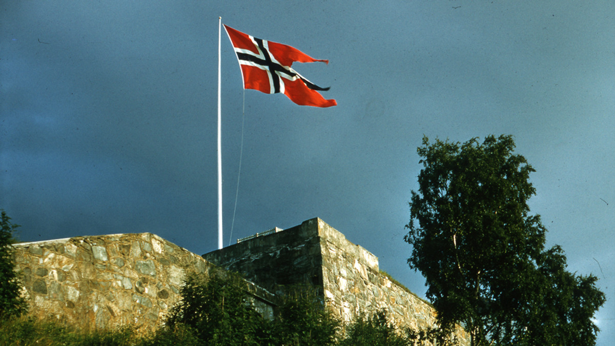 Норвегія ввела обов’язкову військову повинність для жінок - фото 1