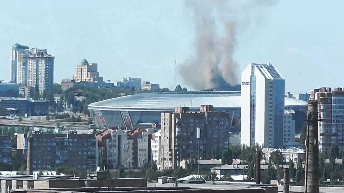 Під час вибуху біля «Донбас-Арени» опинилась дівчинка (Відео) - фото 1