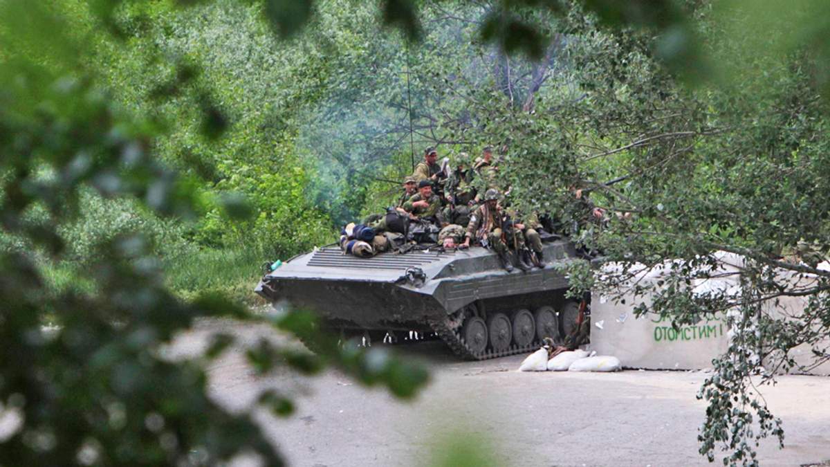 До Донецька їде колона російської військової техніки (Відео) - фото 1