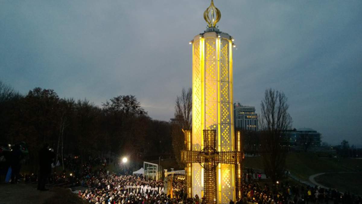 Тисячі українців вшанували жертв Голодомору (Відео) - фото 1