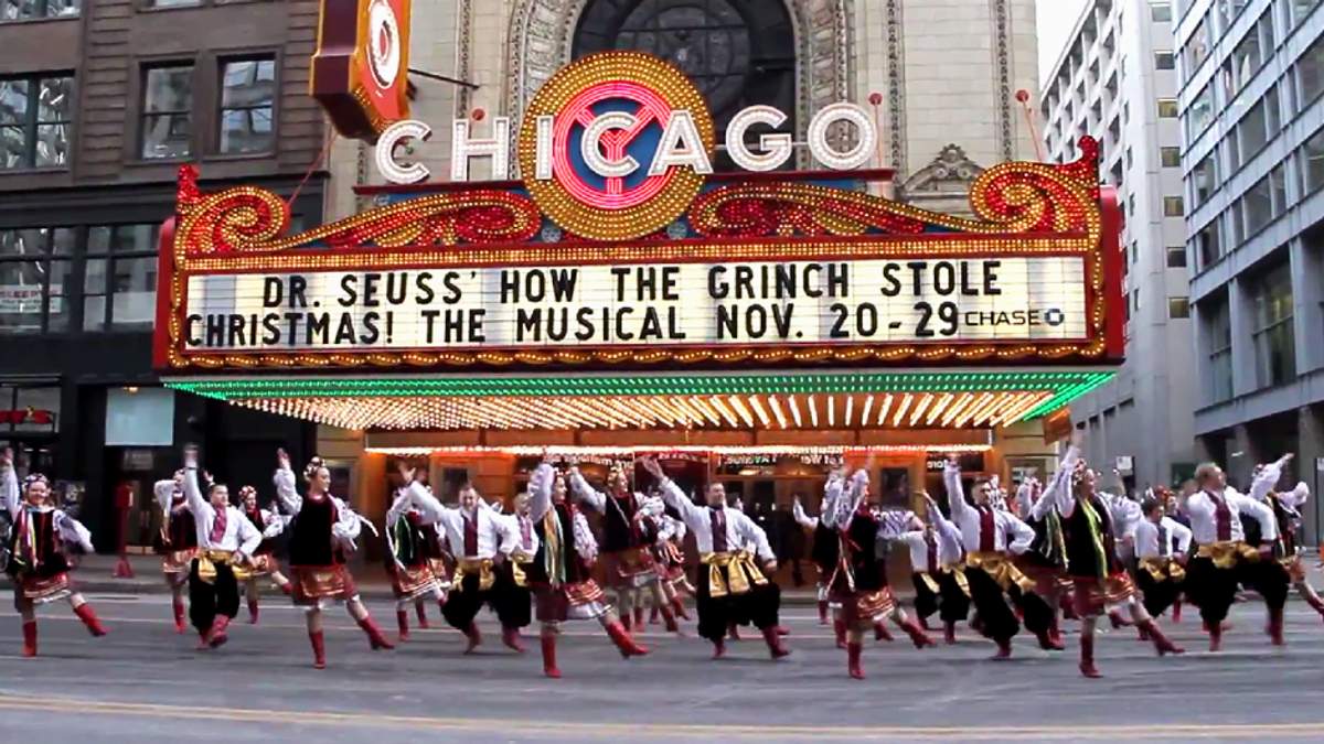Гопак у центрі Чикаго назбирав 16 тисяч доларів на АТО (Відео) - фото 1