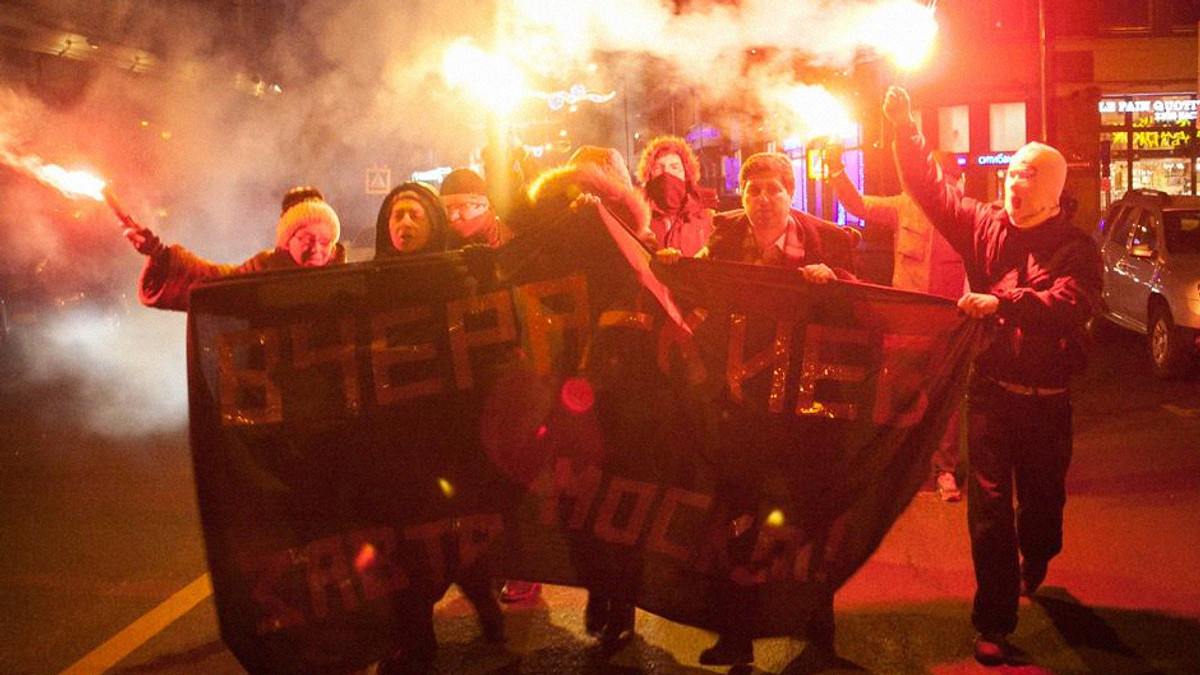 В Москві розігнали акцію із банером «Вчора Київ, завтра Москва» - фото 1