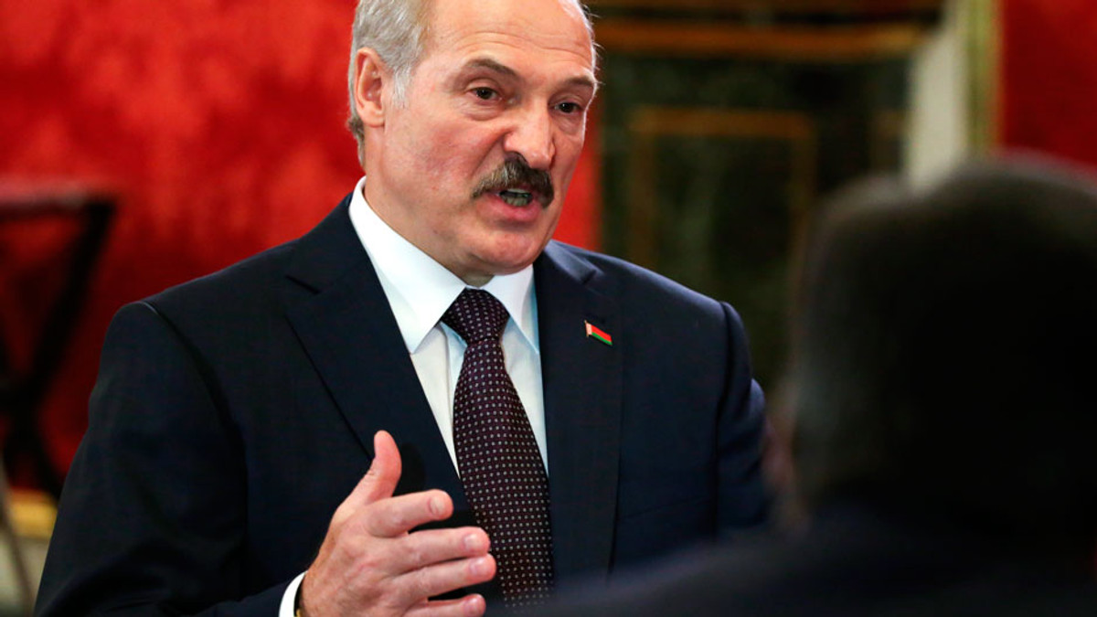 Ми не можемо весь час молитися на РФ, — Лукашенко - фото 1