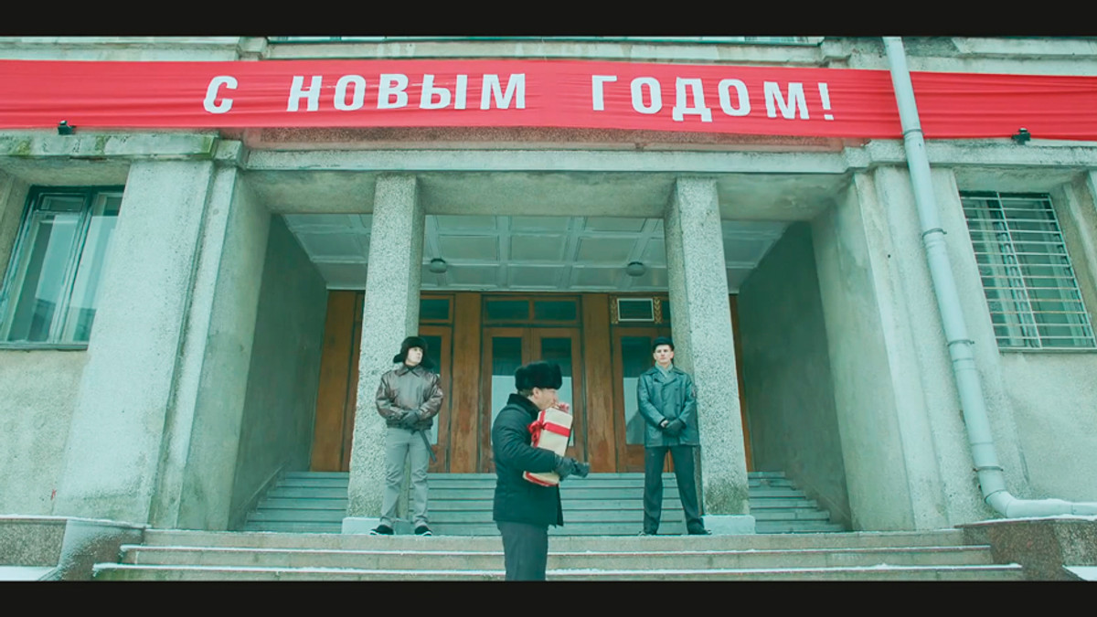 «Ленинград» показали сміливий відеокліп про майбутнє Росії - фото 1