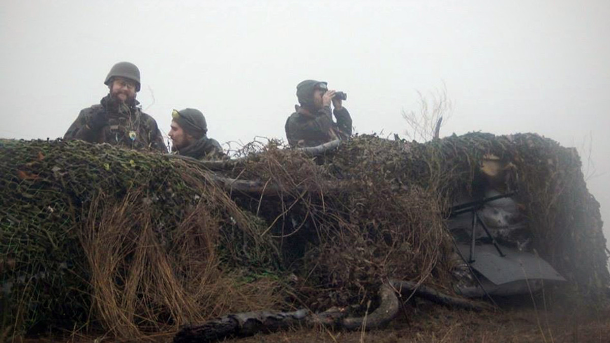 Бійці «Азову» на блокпостах (Фото) - фото 1
