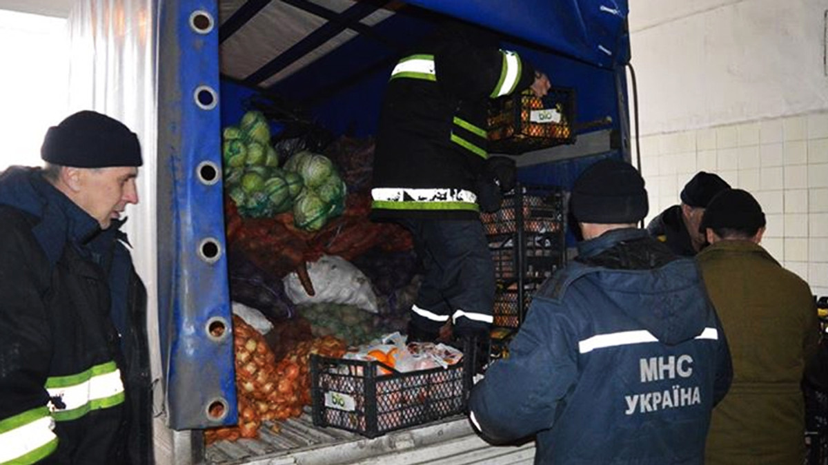 Український гуманітарний вантаж доїхав до Донбасу - фото 1