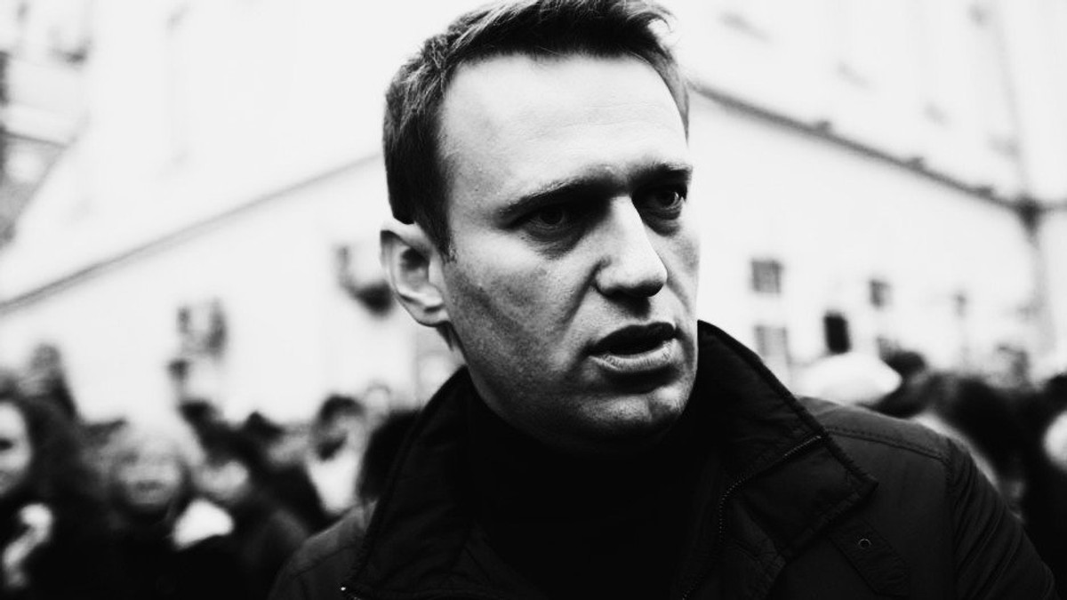 Після затримання Навального привезли додому - фото 1