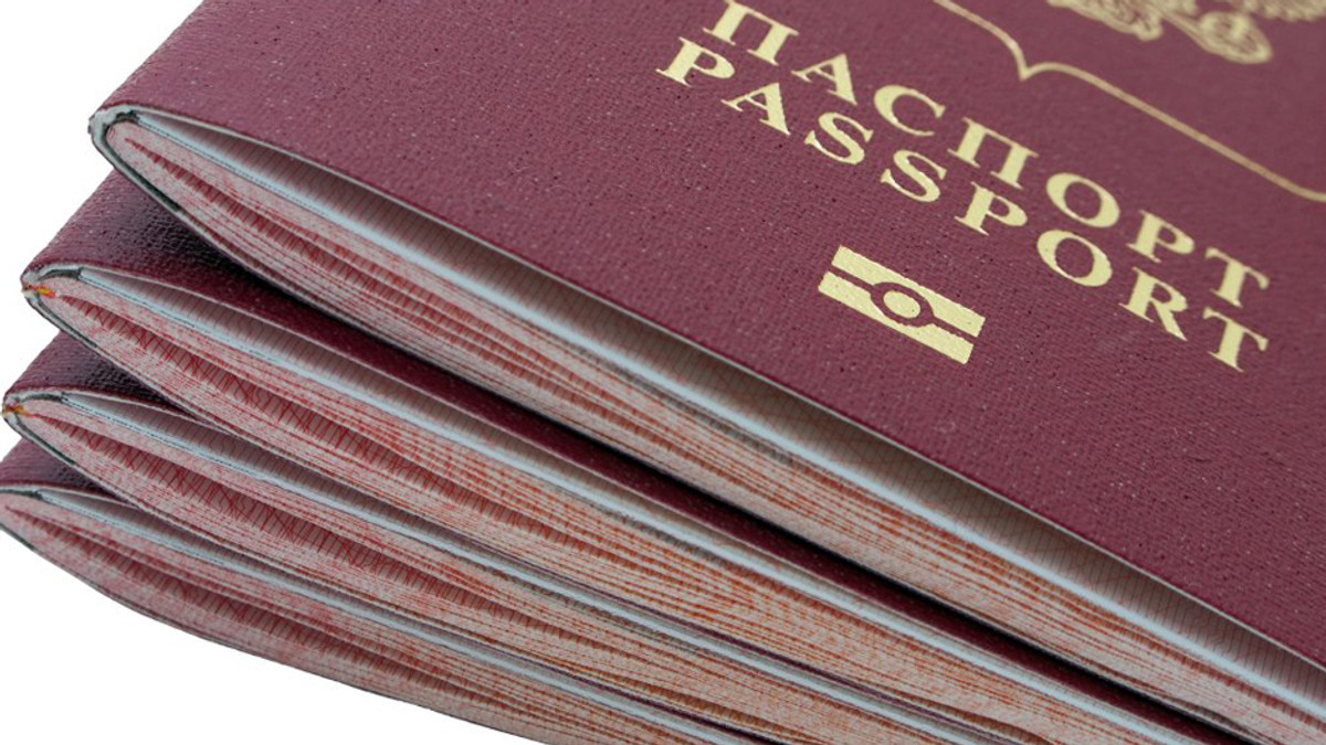 Росіяни в'їжджатимуть в Україну лише за закордонними паспортами - фото 1