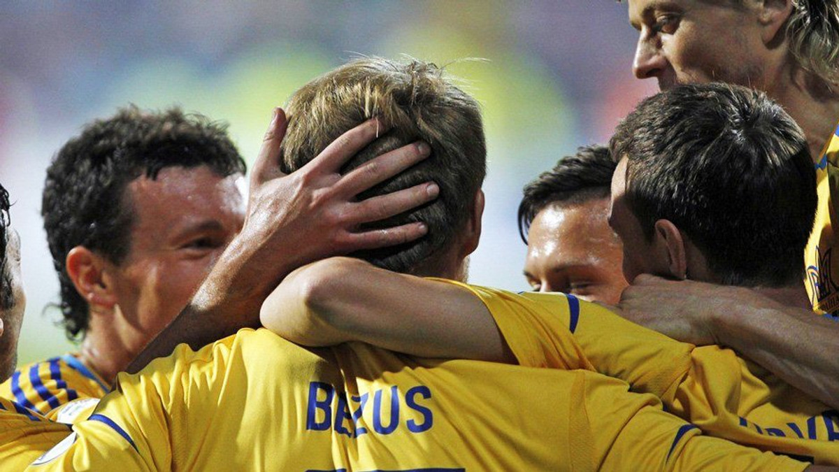 Збірна України втратила 2 позиції у рейтингу ФІФА - фото 1