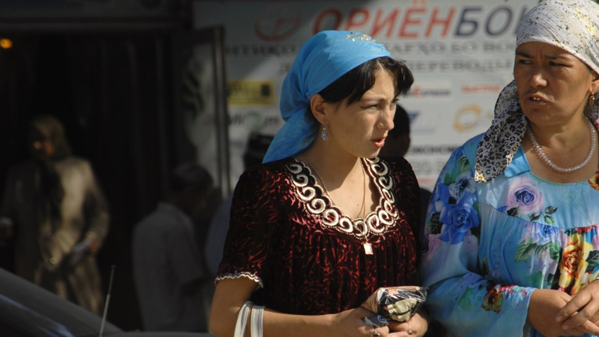 У Таджикистані жінкам-вчителям погрожують вбивством - фото 1