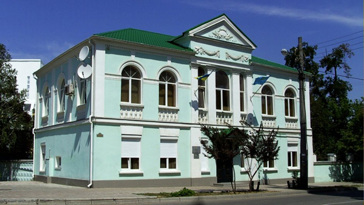 Кримська «влада» віджала в татар будівлю Меджлісу - фото 1