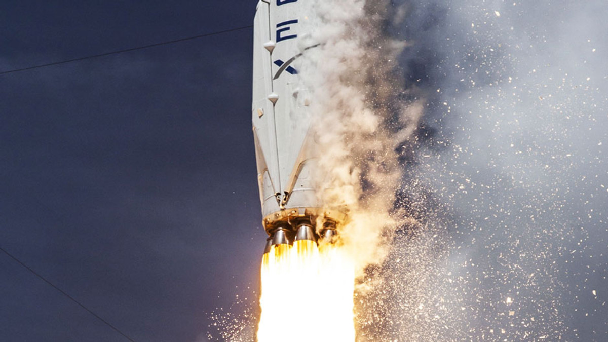 SpaceX запускатиме військові супутники США - фото 1