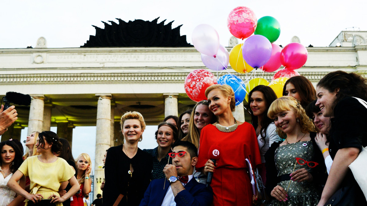 Московським школярам заборонили святкувати випускні в ресторанах - фото 1