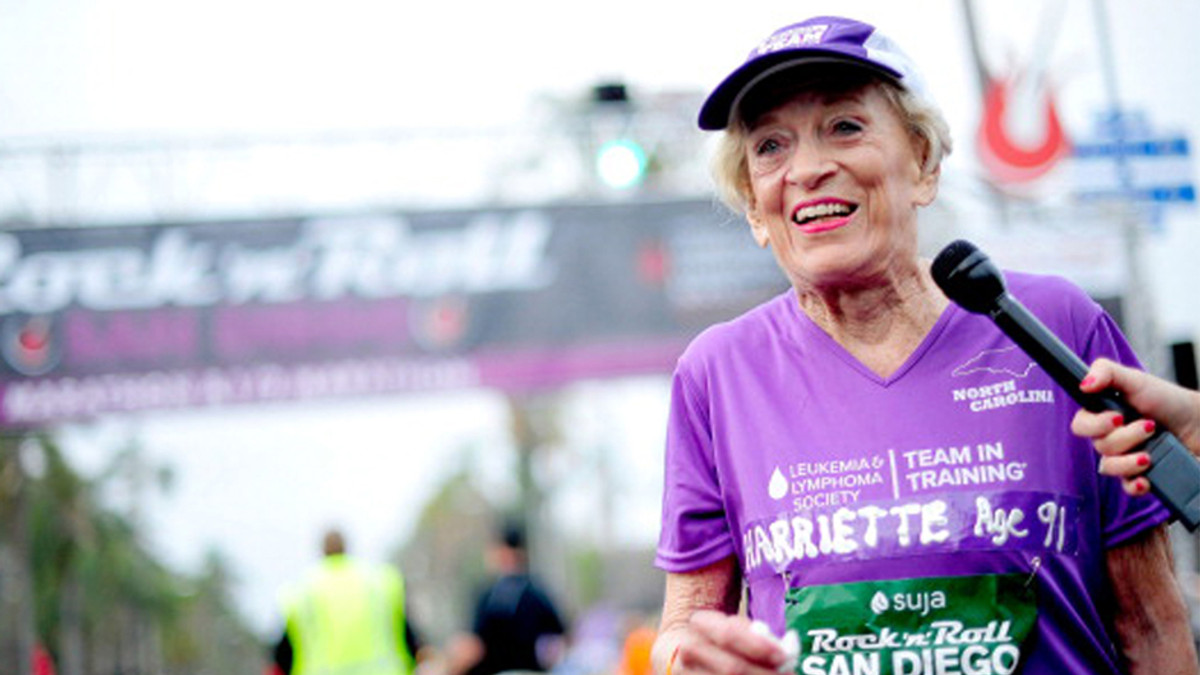 У США 92-річна жінка пробігла 42-кілометровий марафон - фото 1