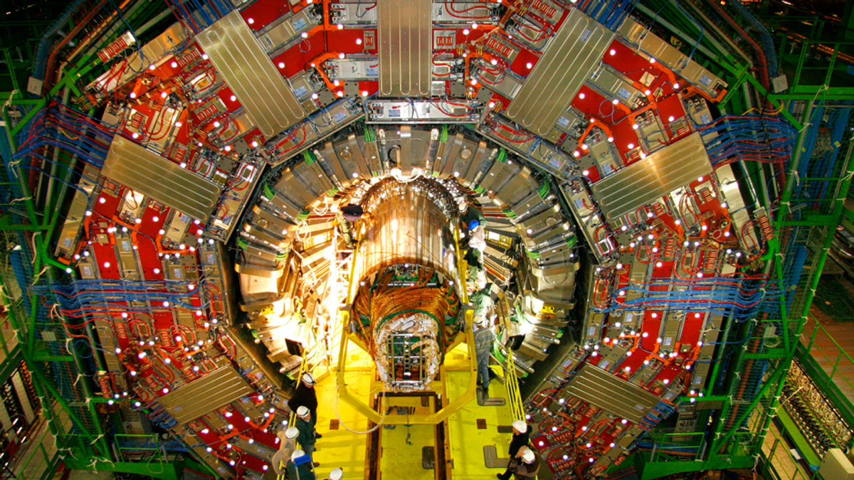 Адронний колайдер почне зіштовхувати частинки з рекордною швидкістю - фото 1