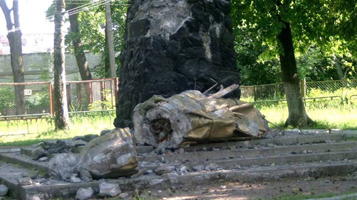 На Рівненщині позбулись пам'ятника Дзержинському - фото 1