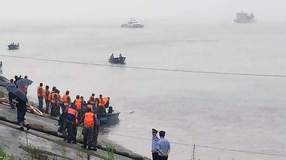 Внаслідок аварії судна в Китаї загинуло 396 осіб - фото 1