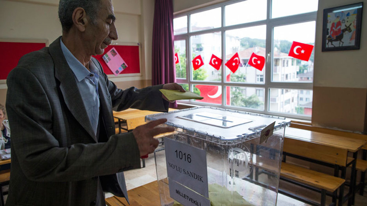 У Туреччині проходять парламентські вибори - фото 1