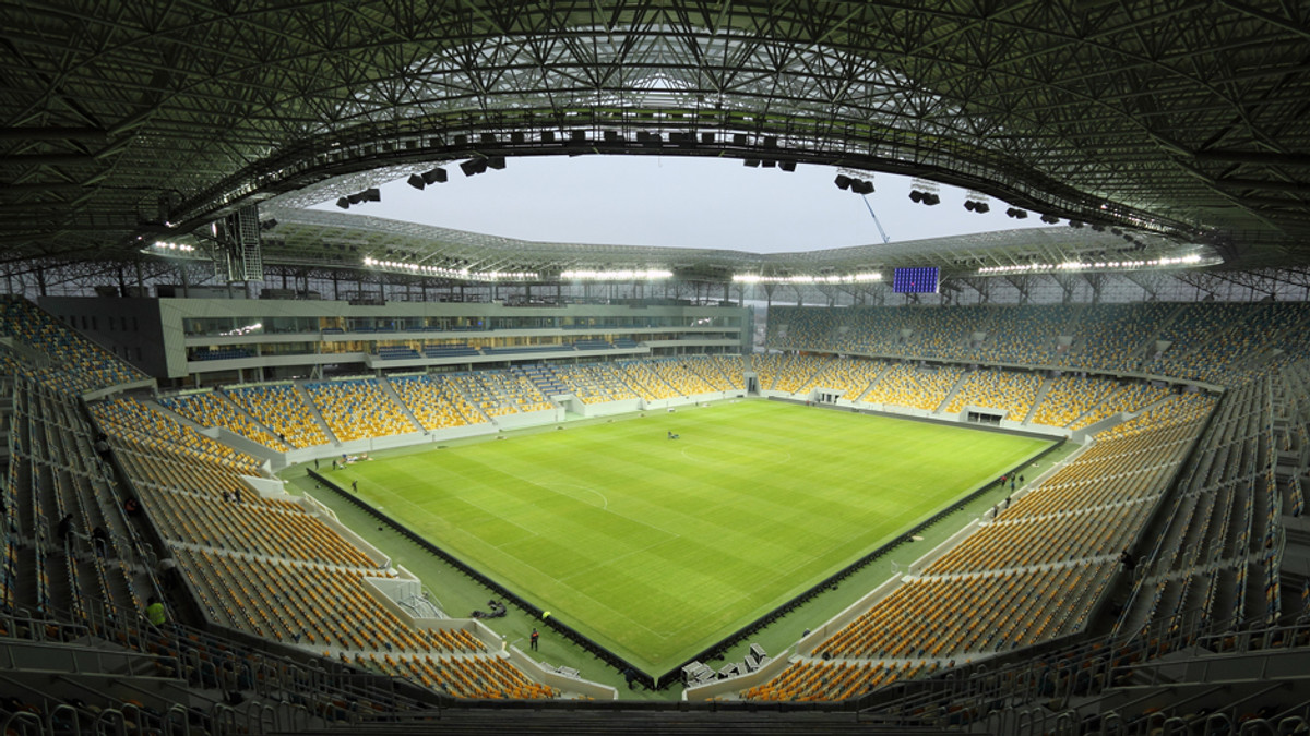 На українських стадіонах можуть поставити «грати» - фото 1