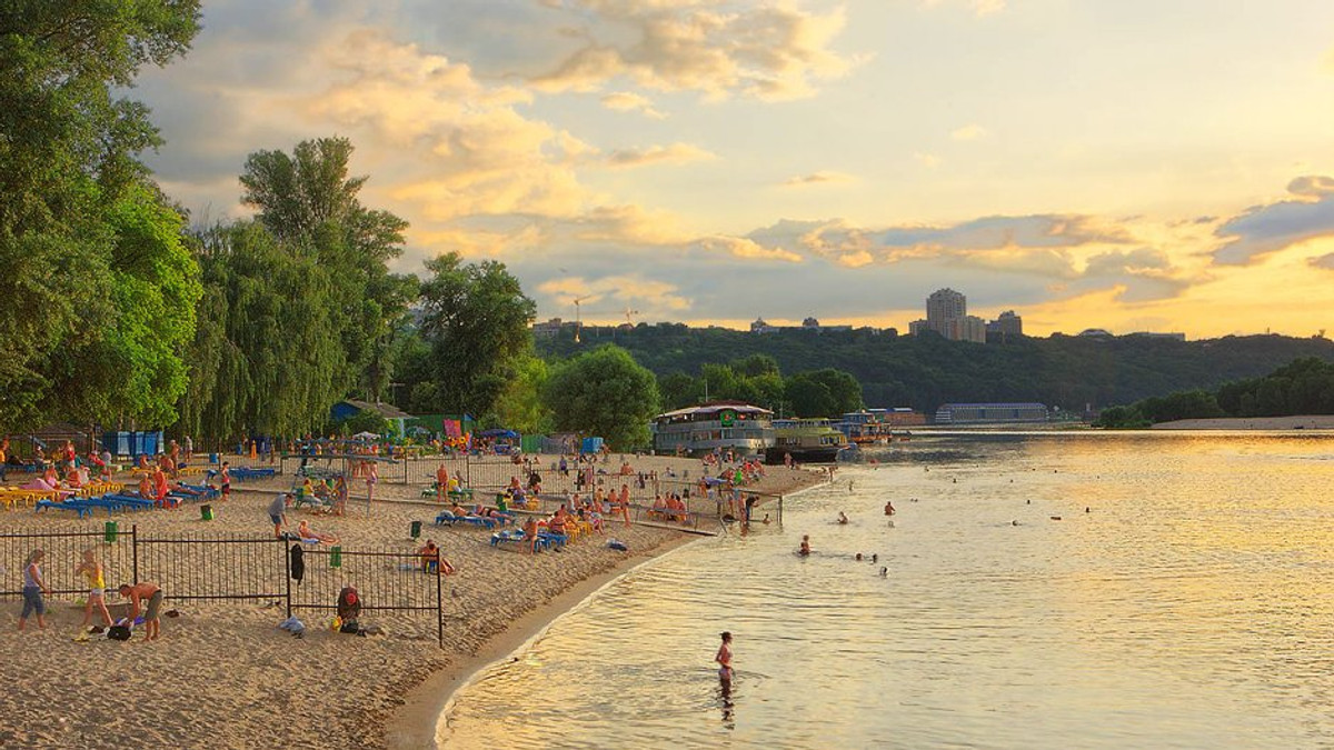 У Києві тимчасово заборонили купатися на чотирьох пляжах - фото 1