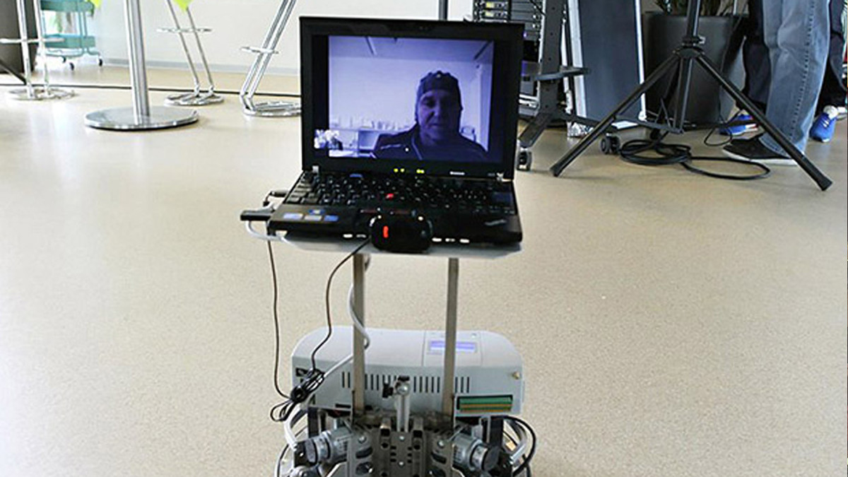 Швейцарці створили «робота-аватара» для паралізованих людей - фото 1
