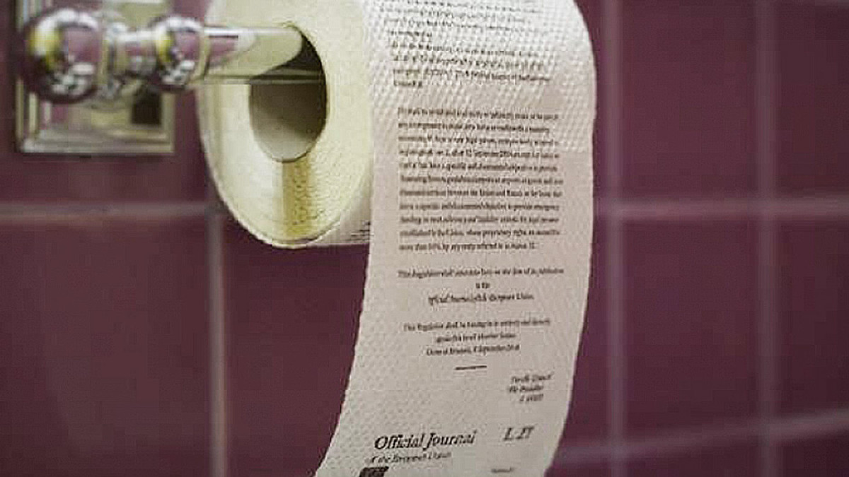 У Росії текст санкцій надрукували на туалетному папері - фото 1