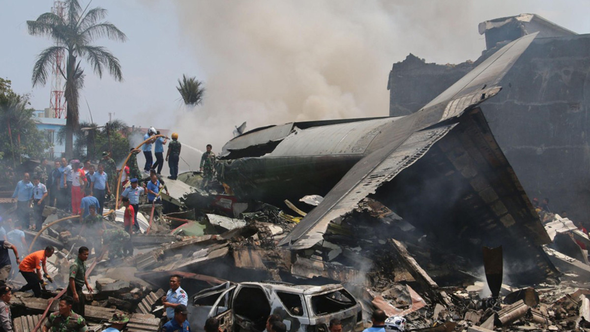 Внаслідок авіакатастрофи в Індонезії загинуло щонайменше 70 людей - фото 1