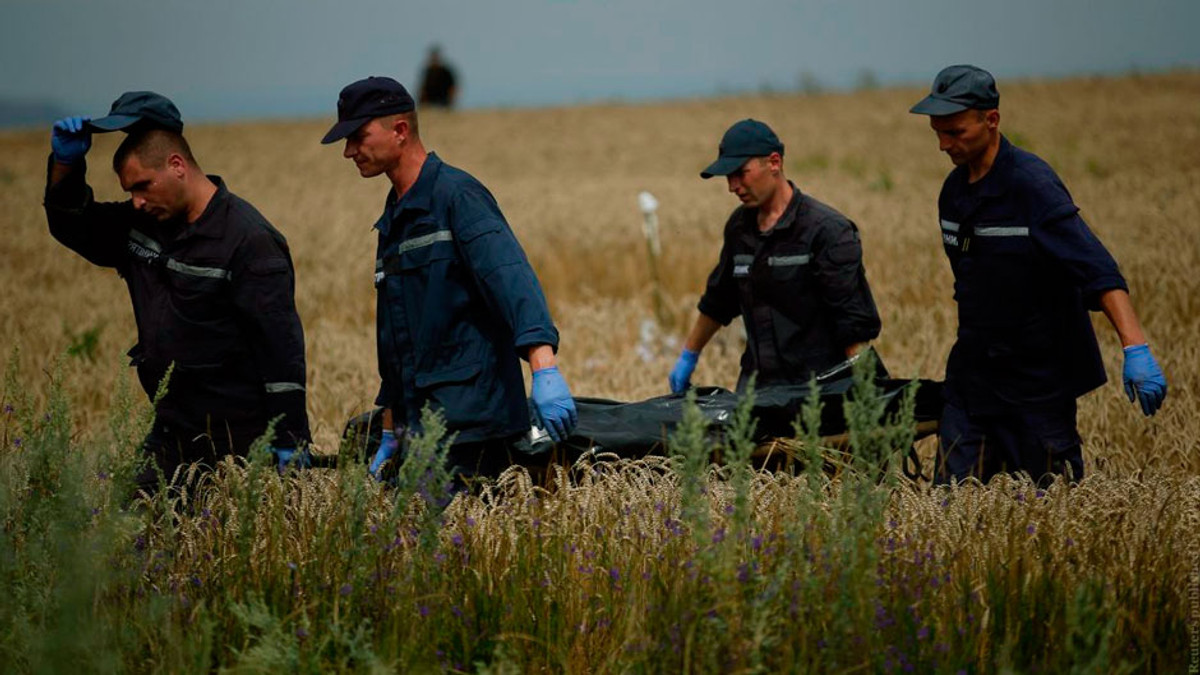 В тілах жертв МН17 знайдені осколки «Бука» - фото 1