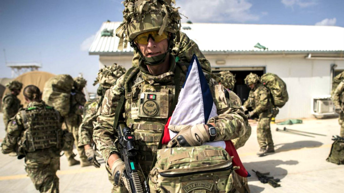 Financial Times: Великобританія розмістить війська в Балтії - фото 1