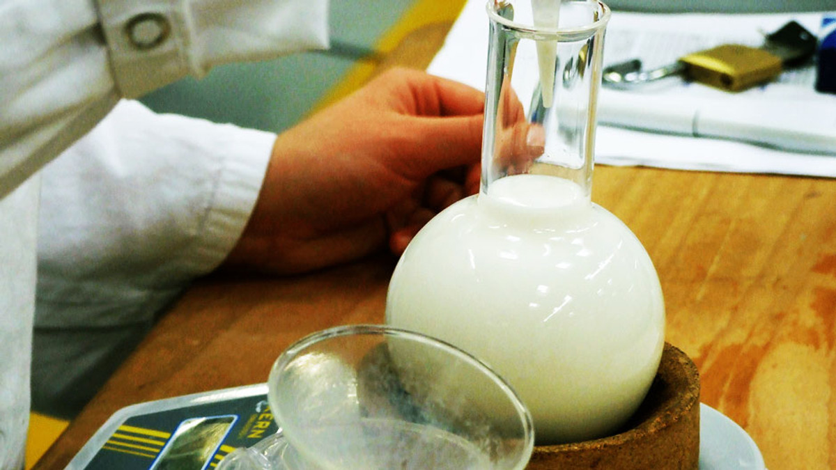 У Львові з'явилась перша в Україні надсучасна молочна лабораторія (Відео) - фото 1