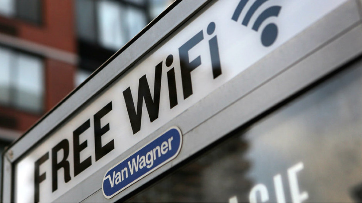 Британський тротуар навчили роздавати Wi-Fi - фото 1