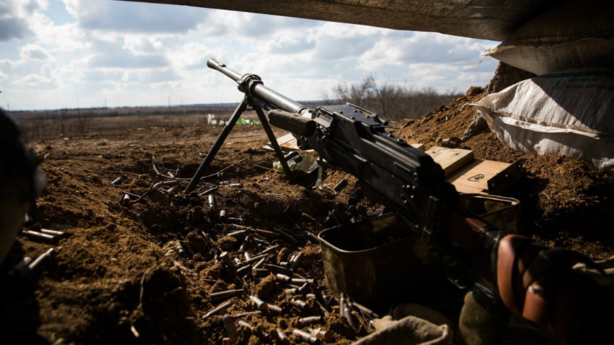 На Донбасі фіксують шалені обстріли бойовиками - фото 1