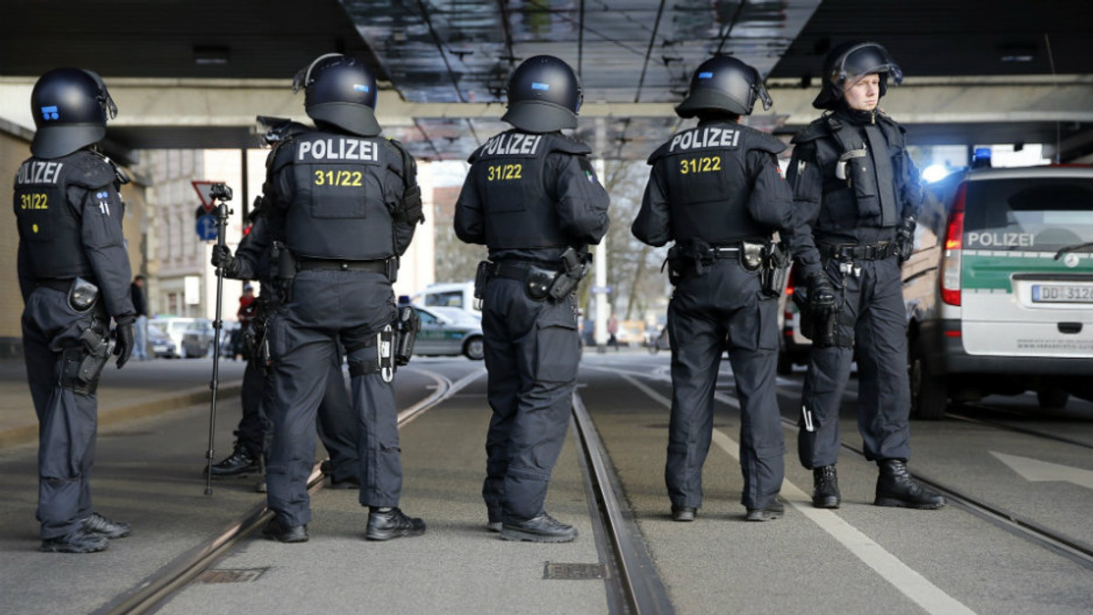 Теракти в Парижі: у ФРН затримані ще троє - фото 1