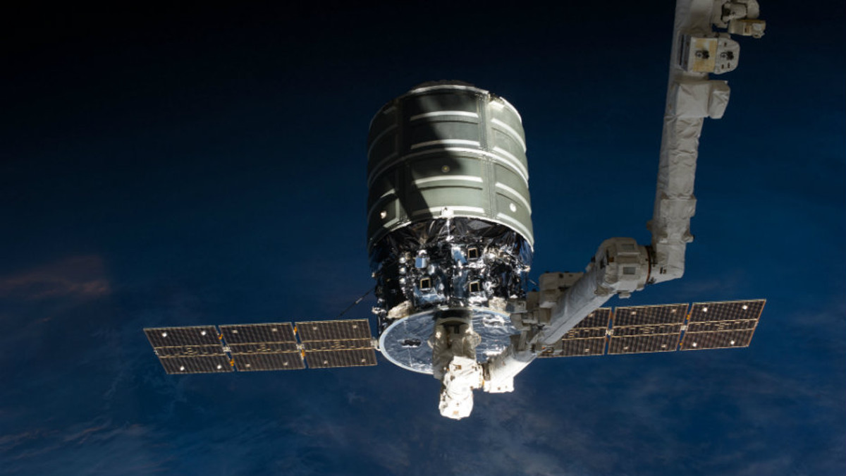 Cygnus успішно пристикувався до МКС - фото 1