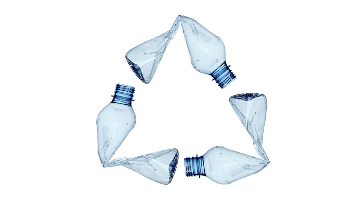 Науковці довели, що біопластик отруює воду - фото 1