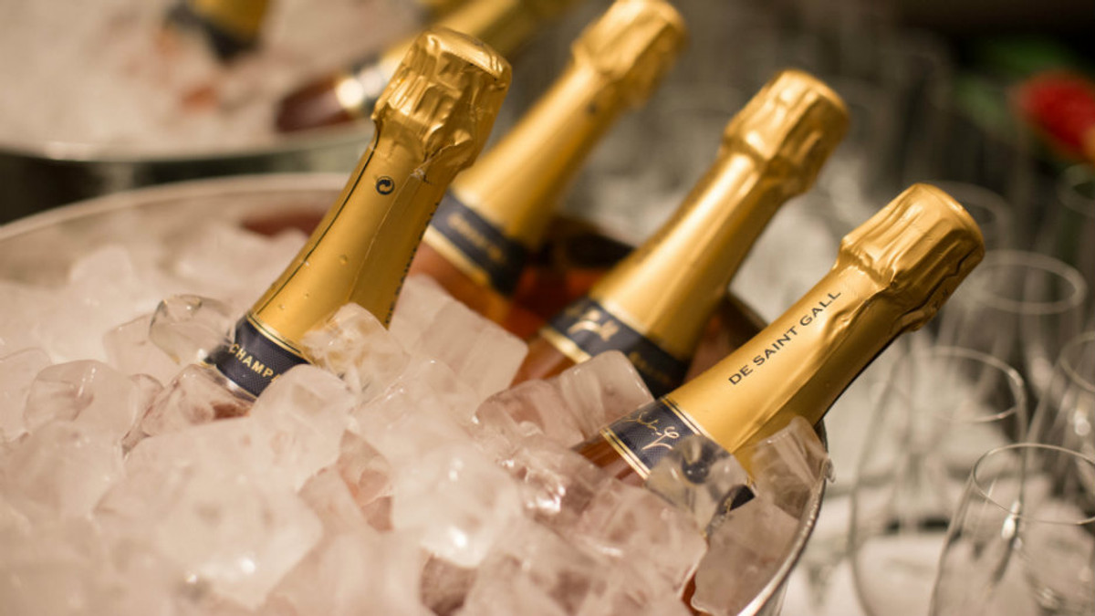 Продажі шампанського в світі встановили рекорд - фото 1