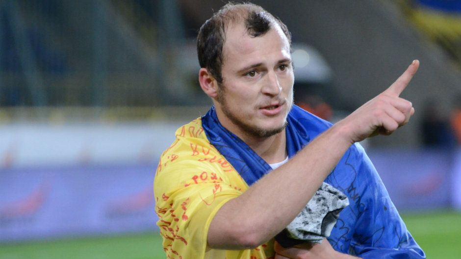 Зозуля продав медаль фіналіста Ліги Європи за 210 тис грн - фото 1