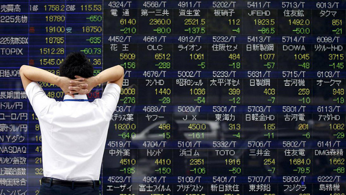 У Китаї різке падіння індексів зупинило біржі - фото 1