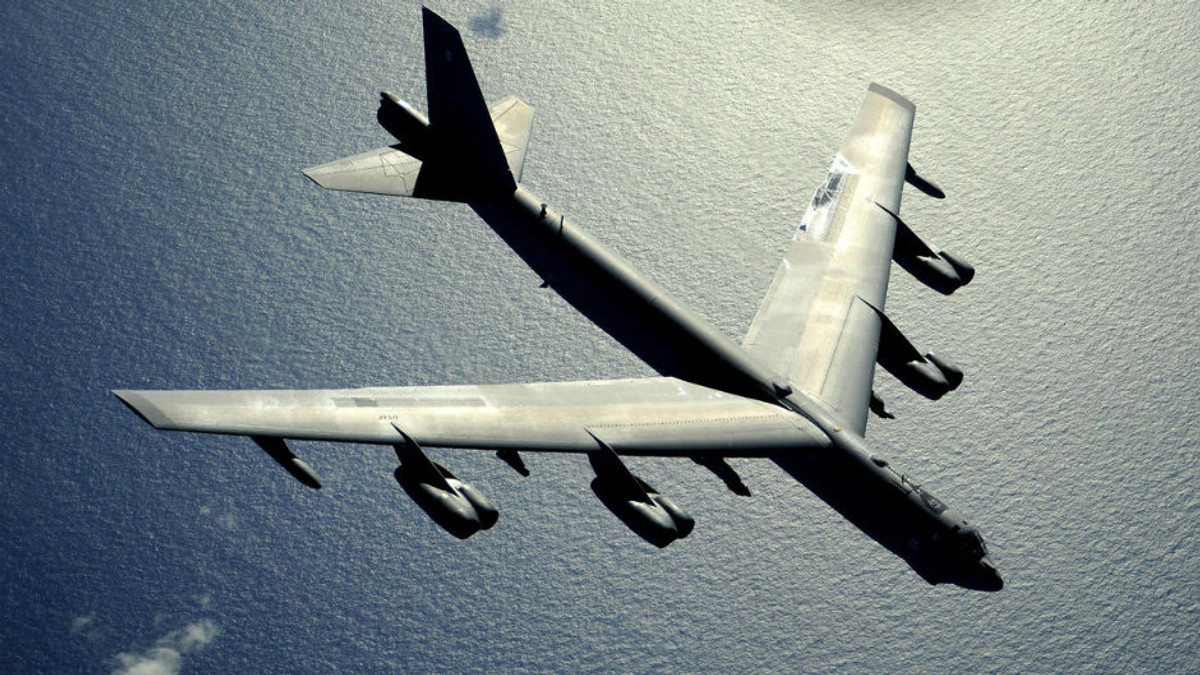 США перекинули бомбардувальник у Південну Корею - фото 1