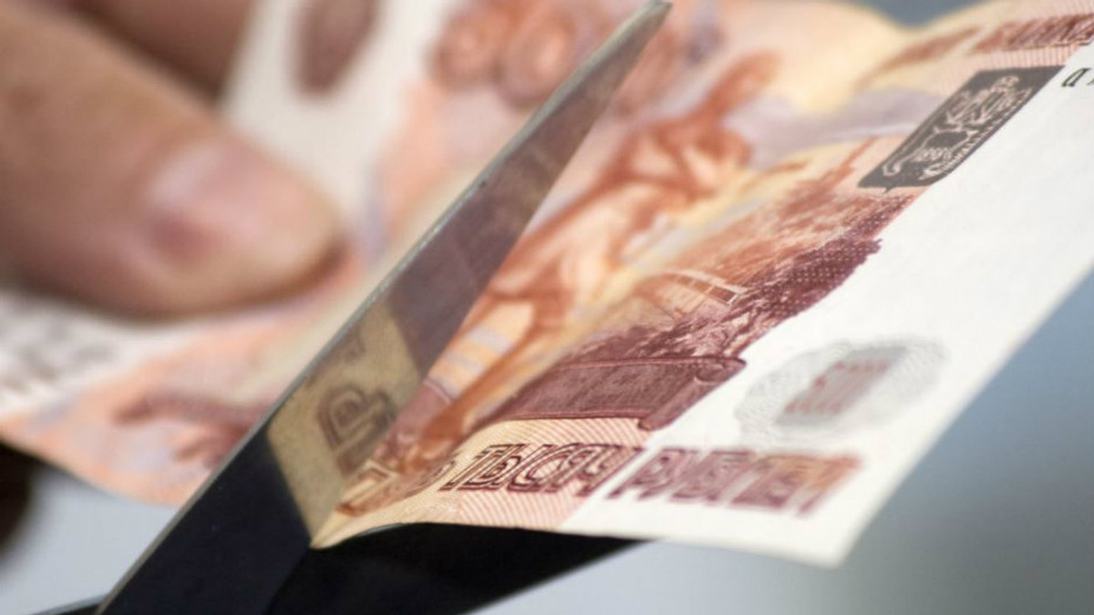 У Росії продовжує падати рубль та фондовий ринок - фото 1