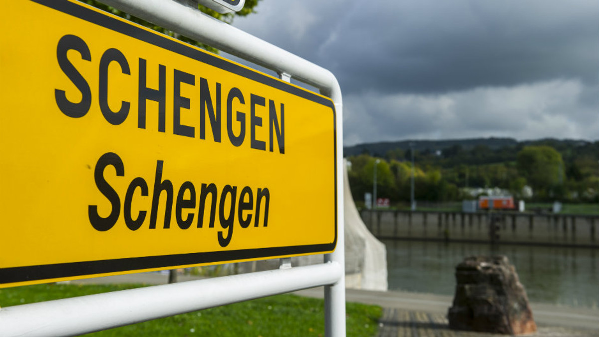 Австрія призупиняє дію Шенгену - фото 1