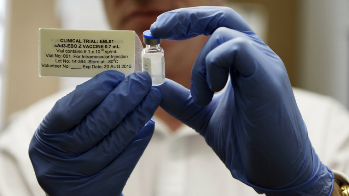 У США винайшли вакцину, яка захистить від Еболи - фото 1