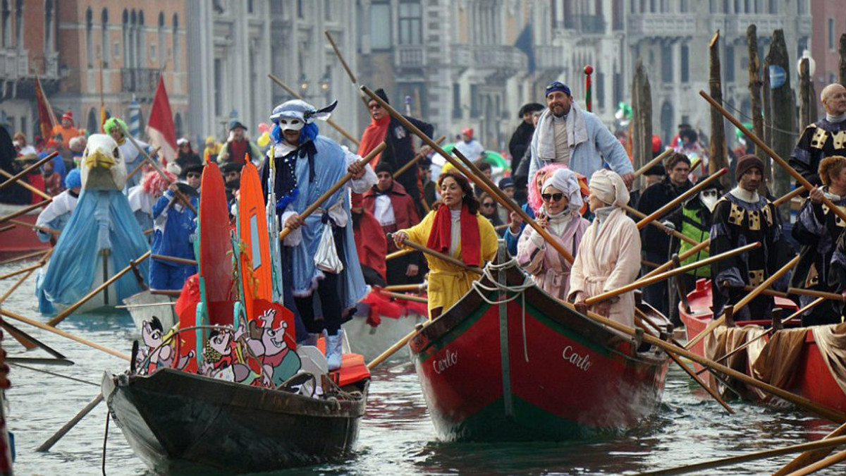 В Італії триває Венеціанський карнавал - фото 1