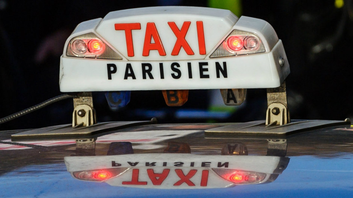 Uber має виплатити службі таксі 1,2 млн євро - фото 1