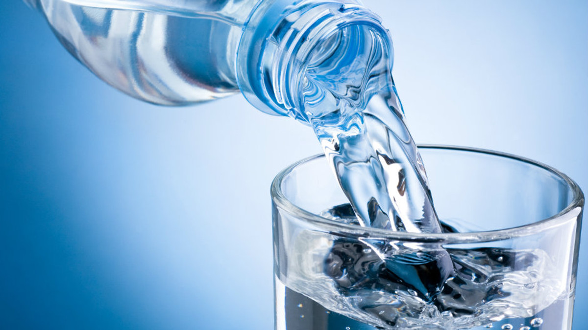 В ОАЕ питна вода стала дорожчою від бензину - фото 1