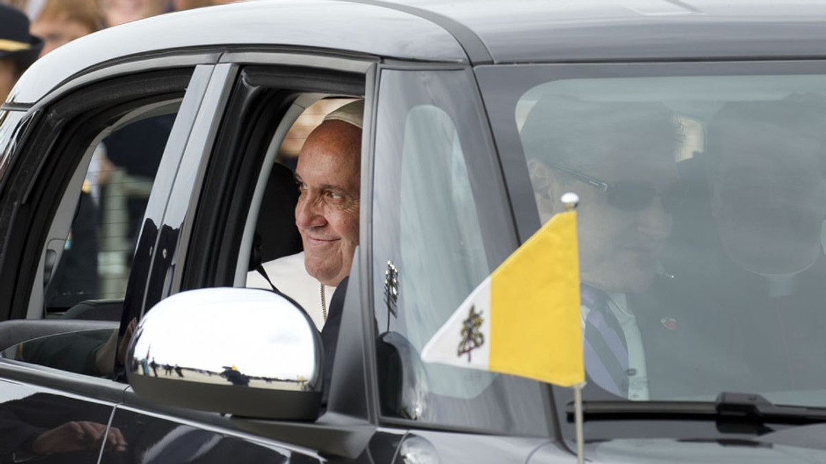 Авто Папи Римського купили за 82 тис доларів - фото 1