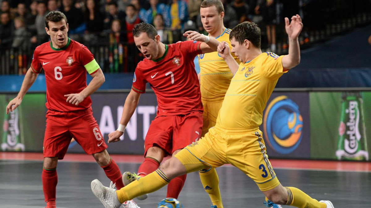 Збірна України з футзалу на останній секунді програла в 1/4 Євро - фото 1