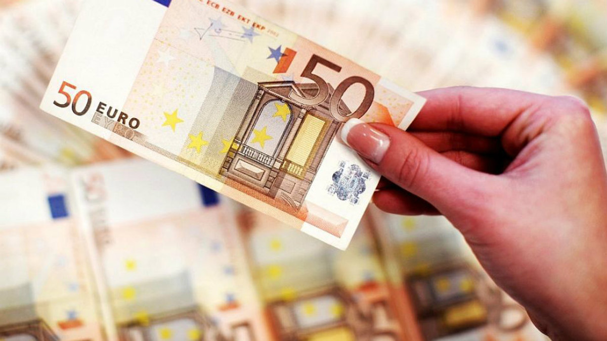 Долар і євро знову зростають на міжбанку - фото 1