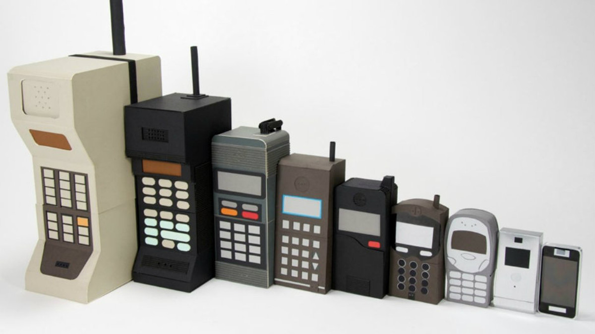 Samsung показав еволюцію телефонів за 40 років - фото 1