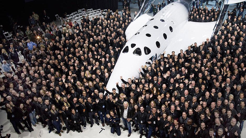 Річард Бренсон представив новий космічний корабель Virgin Galactic - фото 1